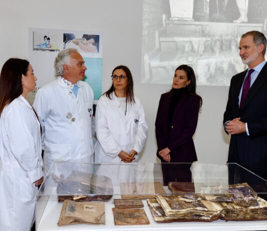 Visita de la Casa Real al proyecto SALVEM LES FOTOS